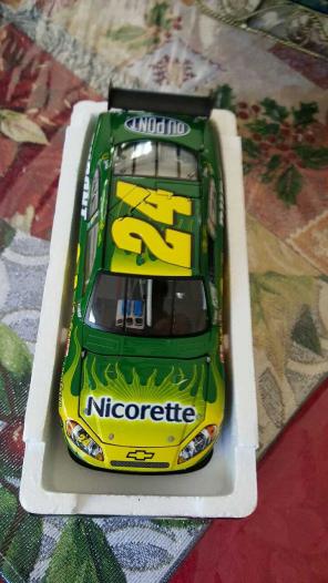 Jeff Gordon Nicorette Die Cast Car