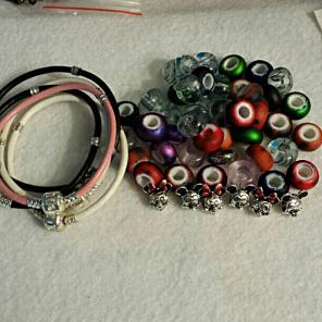 Mickey / minnie lot charm bracelet