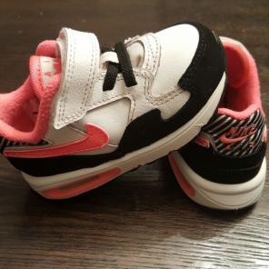 Baby girl nike air max shoes size 6 c