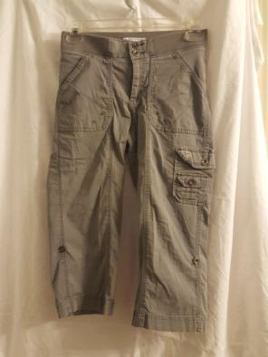Grey cargo capris