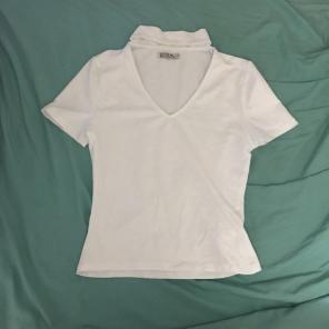V-neck cutout choker top