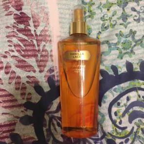 Victoria's Secret Vanilla Lace Fragrance