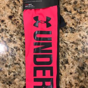 Under Armour Arm Sleeve Size M/L