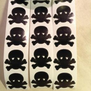 20 Pirate Skull Tanning Stickers