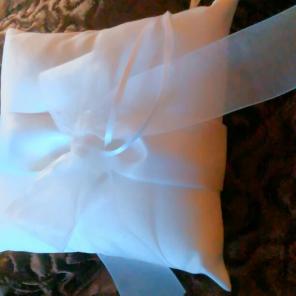 Wedding ring pillow