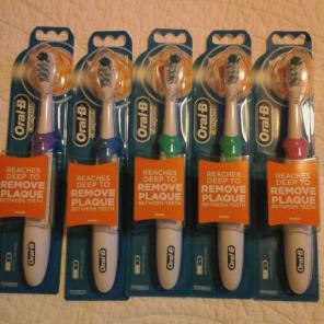 Oral-B battery toothbrush bundle+Perfum