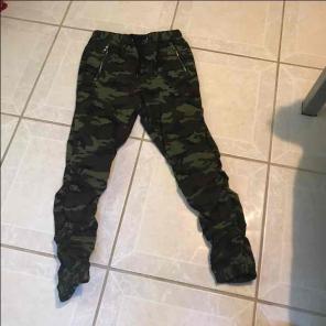 Men's camo joggers NWOT