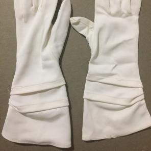 Vintage White Ladies Gloves With Buttons
