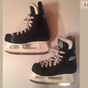 CCM Youth Ice Hockey Skates Size 2
