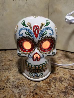 NIB Sugar Skull Warmer &Scents Free Ship