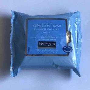 Neutrogena Makeup Wipes - FREE SHIPPING