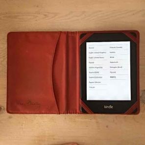 KINDLE PAPERWHITE WITH VERA BRADLEY CASE