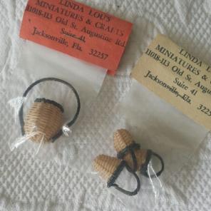 Dollhouse miniature baskets