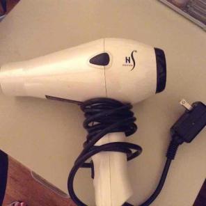 HERSTYLER blow drier