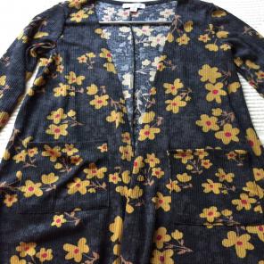 Small Gray Floral Lularoe Sarah EUC