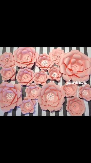 Set of 16 pink paper flower/wall deco