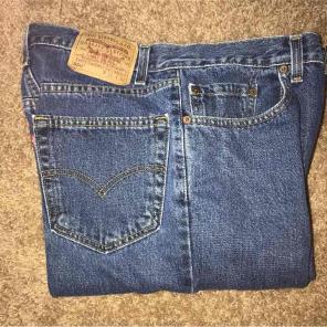 550 Levi's 32 x 32 jeans