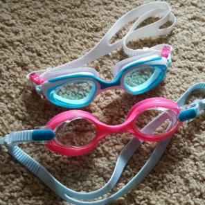 SPEEDO GIRLS 2 PAIRS OF GOGGLES