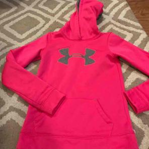 Girls Under Armour hoodies small