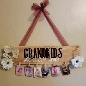 Wooden grankids sign