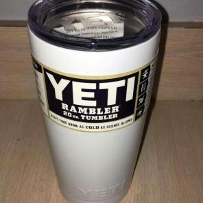 Yeti 20 oz !!! New