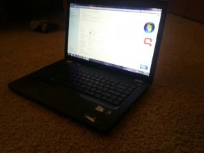 COMPAQ Windows 7 laptop