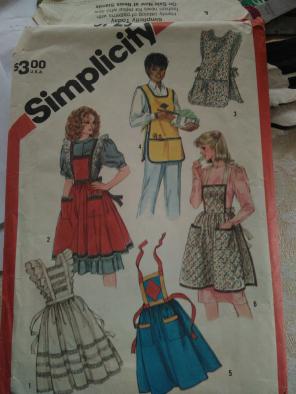 Full Size Apron Sewing Pattern 1970's OS
