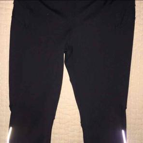Like new, Athleta Relay Capri