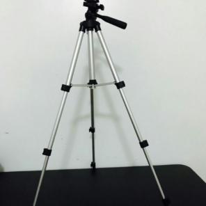Camera tripod