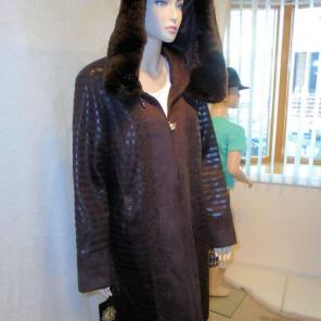 Hard to sell brand new brown coat