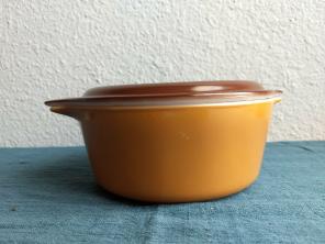 Pyrex casserole 472