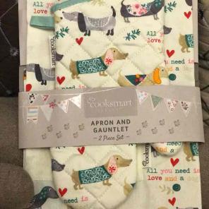 Dachshund Doxie dog Apron & mitt set
