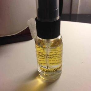 Gold sparkle -