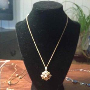 Gold nickless