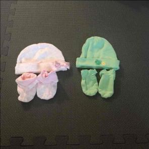 Infants hats/mittens