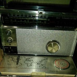 Zenith Trans-Oceanic Royal Series 3000-1