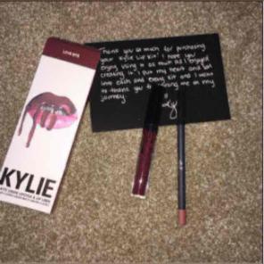 Kylie love bite lipstick kit
