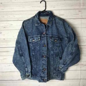 Levi's Jean jacket size medium