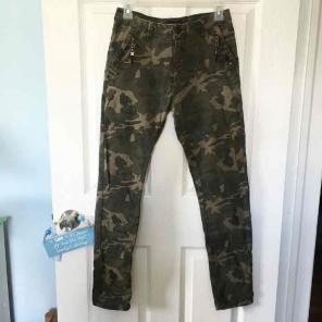 Fashion nova camo pants size 9 runs big
