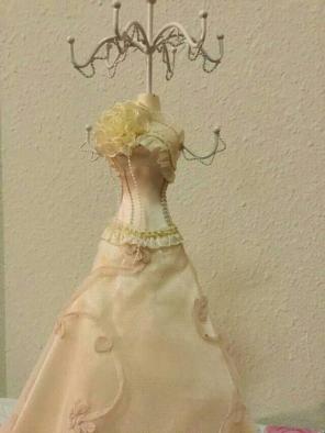 Jewlery holder