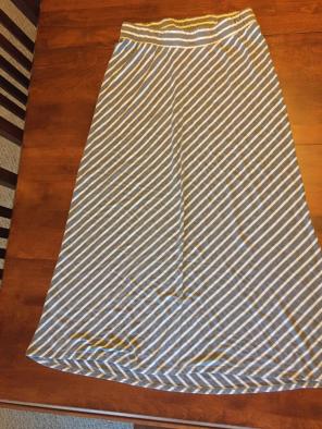 XS Liz Lange Maternity Skirt