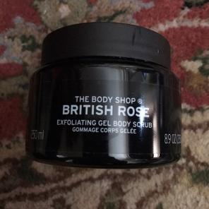 Body Shop British Rose Exfoliating Gel