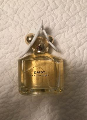 NEW Marc Jacobs Daisy($111value)