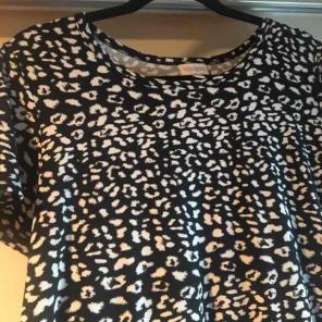 Lularoe Carly Med leopard B&w BNWT