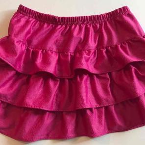 Girl's fuchsia skirt