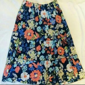 Sz 10 ~ Tiered Floral Crepe Midi Skirt