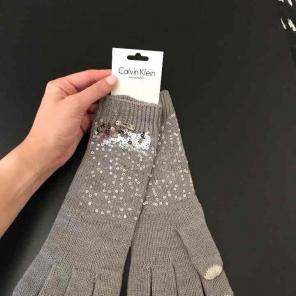 NWT-Calvin Klein Gloves