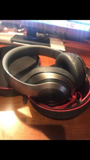 Apple Beats By Dre Studio Wireless 2