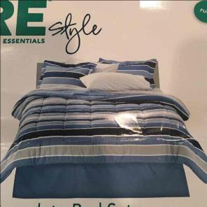ROOM ESSENTIALS Blue Full Bed Skirt NEW
