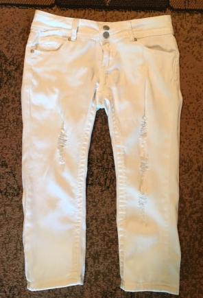 Distressed White Capri Jeans